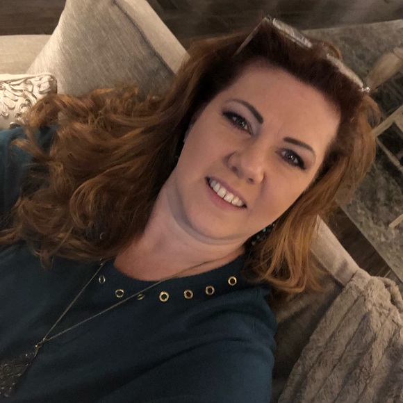 Meet your Posher, Becky - Picture 3 of 8